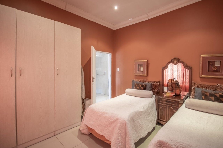 5 Bedroom Property for Sale in Birdwood Estate North West